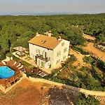 Stone House Rosuja Villa *